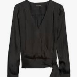 NWT Banana Republic wrapper shitt